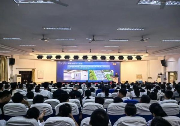 博盈证券 消防员进校园教安全，灭火器一学就会，你敢试吗？
